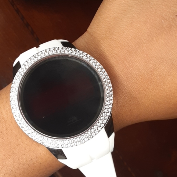 The Touch Screen Watch - Picture 4 of 4